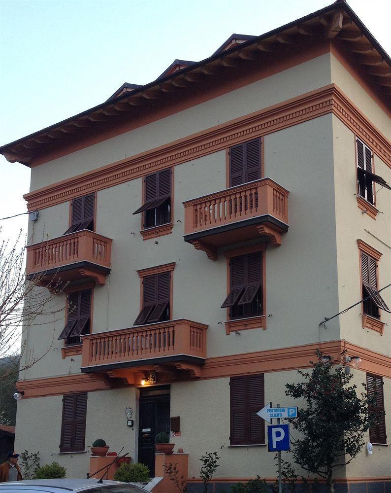 Albergo Chiara Savignone Exterior photo